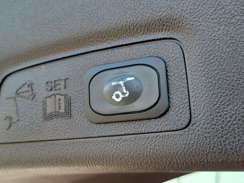 Used 2018 Lincoln MKC Select w/ Select Plus Package FWD image 9
