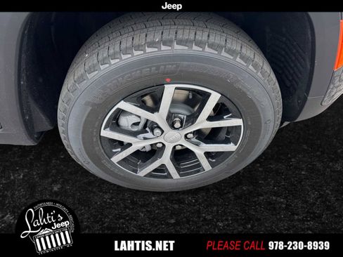 New 2025 Jeep Grand Cherokee Limited w/ Luxury Tech Group II image 10