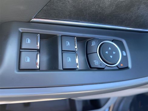 New 2025 Ford F150 Lightning Flash AWD/4WD image 30