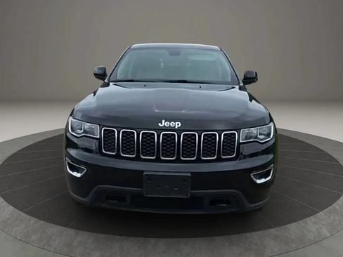 Used 2019 Jeep Grand Cherokee Laredo AWD/4WD image 2