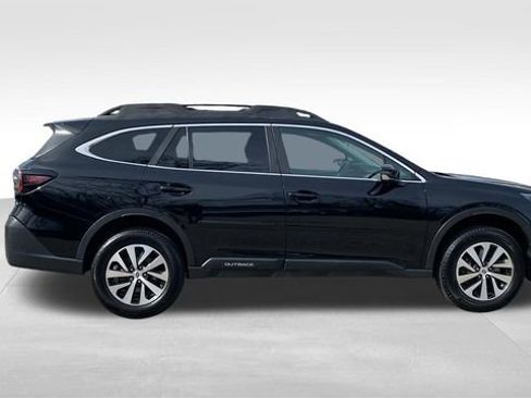 Used 2020 Subaru Outback Premium image 10