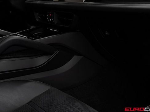 Used 2025 Porsche Cayenne GTS image 31