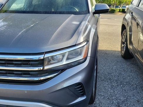 Used 2021 Volkswagen Atlas Cross Sport SE w/ Panoramic Sunroof Package image 3