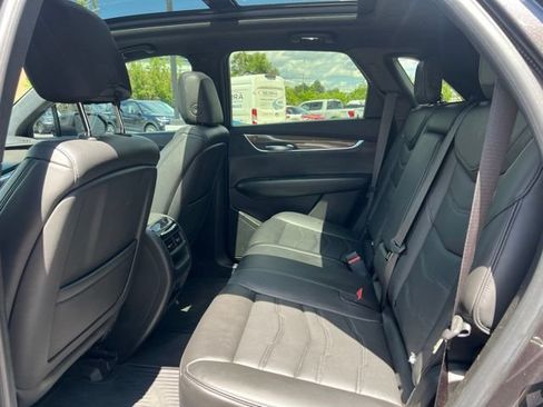 Used 2018 Cadillac XT5 Platinum w/ Driver Assist Package AWD/4WD image 16