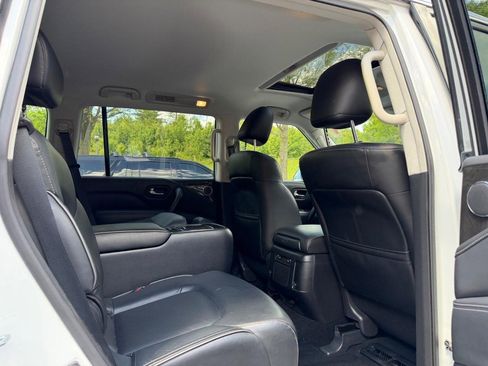 Used 2022 INFINITI QX80 Luxe w/ All-Season Package AWD/4WD image 10