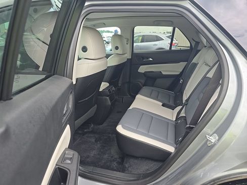 Used 2025 Honda Prologue Touring image 4