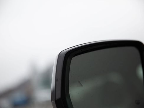 Used 2023 Jeep Grand Cherokee L Limited w/ Black Appearance Package image 18