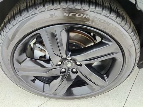 Used 2023 Land Rover Discovery S R-Dynamic image 62