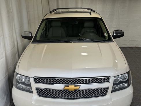Used 2014 Chevrolet Suburban LTZ image 3