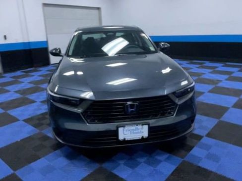 Certified 2025 Honda Accord LX image 3