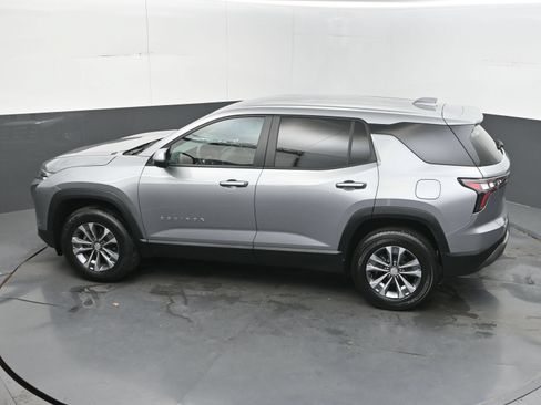 Used 2025 Chevrolet Equinox LT FWD image 36
