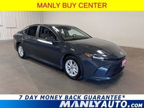 Used 2025 Toyota Camry LE image 1