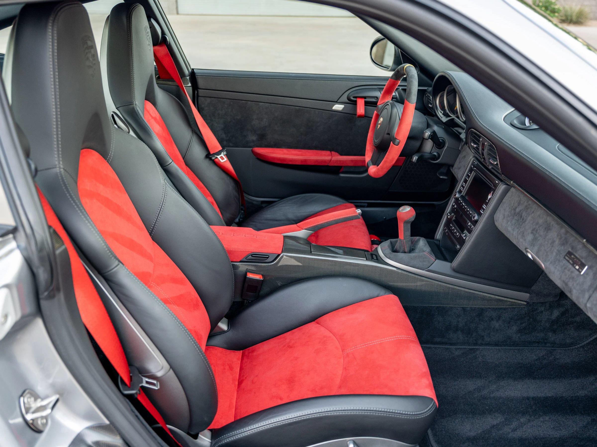 Used 2011 Porsche 911 GT2 RS RWD image 14