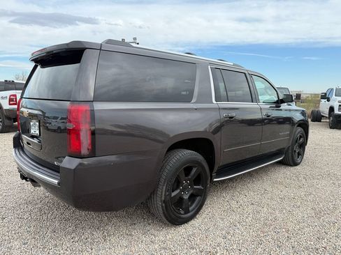 Used 2018 Chevrolet Suburban Premier AWD/4WD image 11
