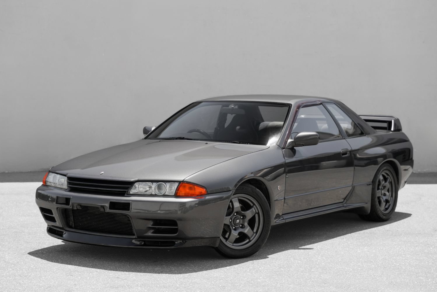 Used 1990 Nissan GT-R image 1