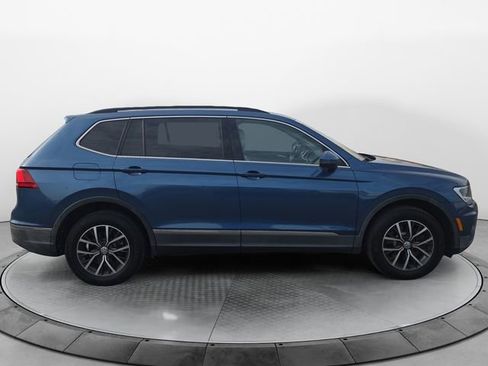 Used 2018 Volkswagen Tiguan SE w/ Panoramic Sunroof Package image 6