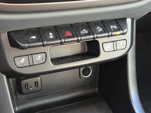 Used 2022 Chevrolet Colorado Z71 image 20