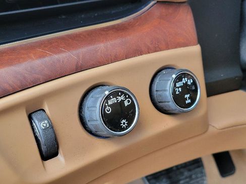 Used 2017 Cadillac Escalade ESV Platinum image 11