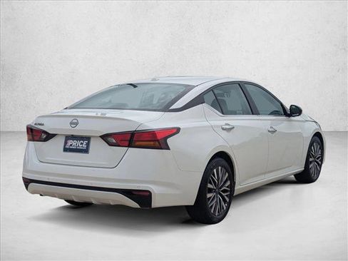 Used 2025 Nissan Altima 2.5 SV image 5