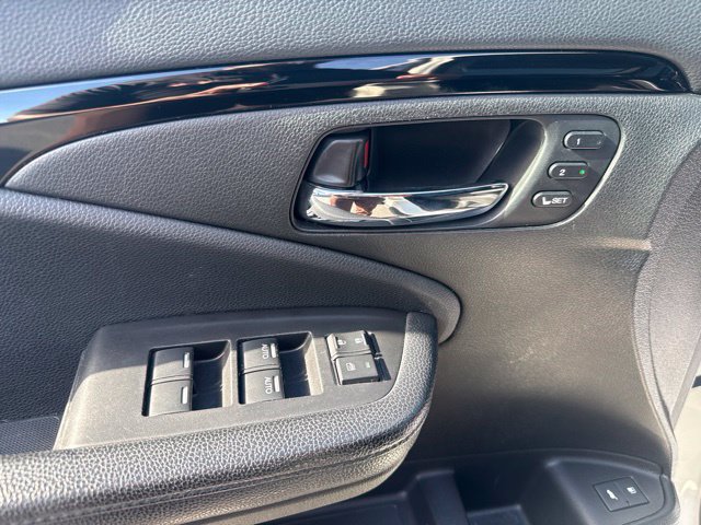 Used 2018 Honda Pilot Elite image 16