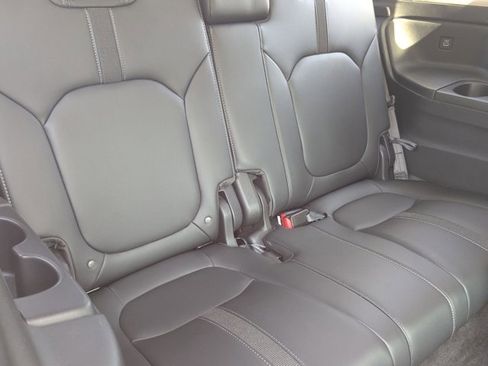 Used 2023 Honda Pilot EX-L image 18