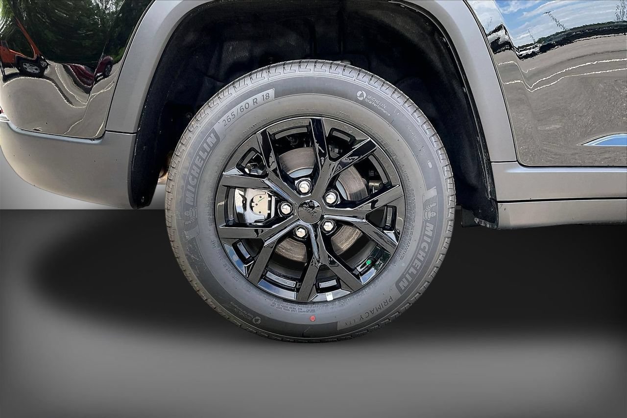 New 2026 Jeep Grand Cherokee Altitude AWD/4WD image 30