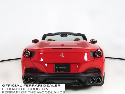 Used 2019 Ferrari Portofino image 10