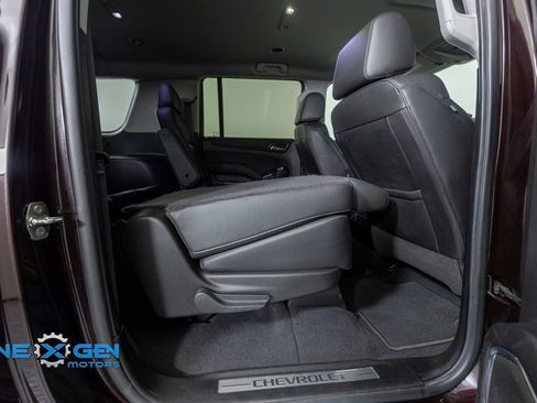 Used 2020 Chevrolet Suburban LT w/ Luxury Package AWD/4WD image 38