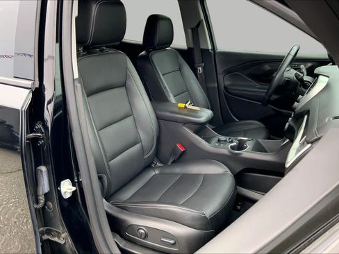 Used 2022 GMC Terrain SLT w/ Infotainment Package II FWD image 8