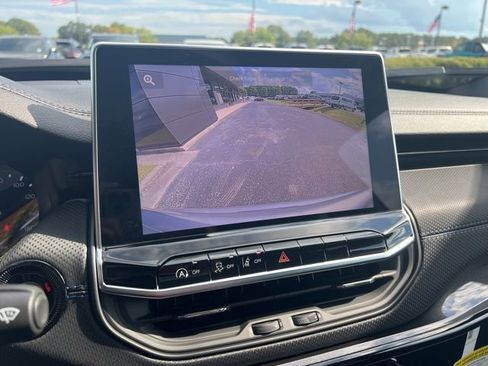 New 2026 Jeep Compass Latitude image 15