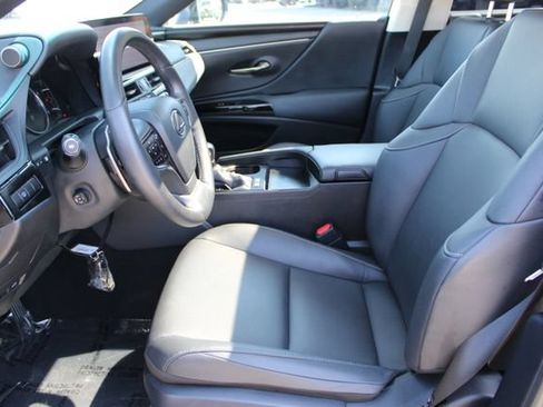 Used 2024 Lexus ES 300h w/ Premium Package FWD image 33