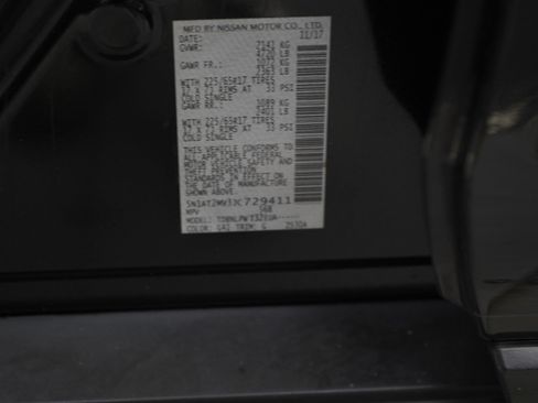 Used 2018 Nissan Rogue S image 24