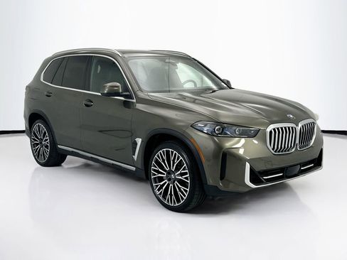 Certified 2025 BMW X5 xDrive40i w/ Parking Assistance Package image 3