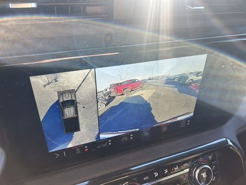 Used 2024 GMC Sierra 2500 AT4 image 28