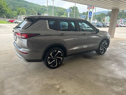 Used 2023 Mitsubishi Outlander SE FWD image 4