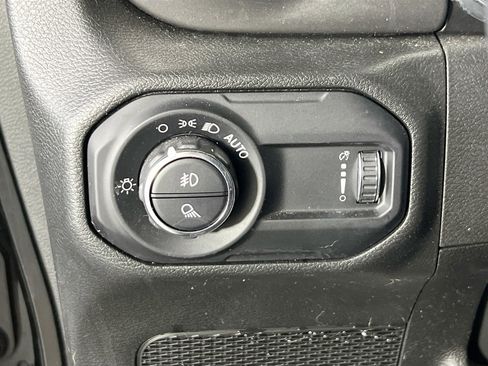 Used 2023 Jeep Gladiator Sport image 10