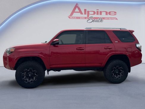 Used 2017 Toyota 4Runner SR5 Premium AWD/4WD image 2
