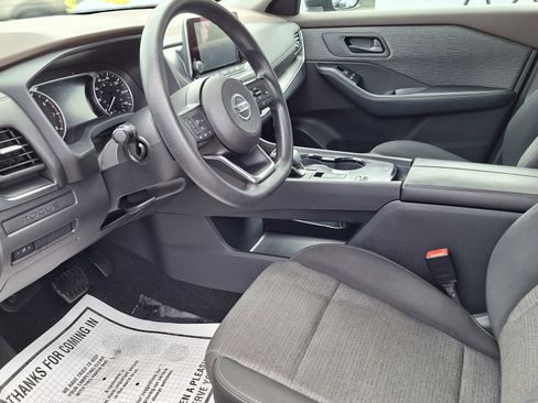 Used 2021 Nissan Rogue S image 9