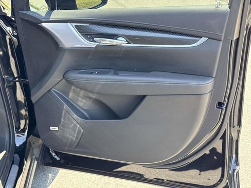 Used 2023 Cadillac XT6 Sport w/ Technology Package AWD/4WD image 26