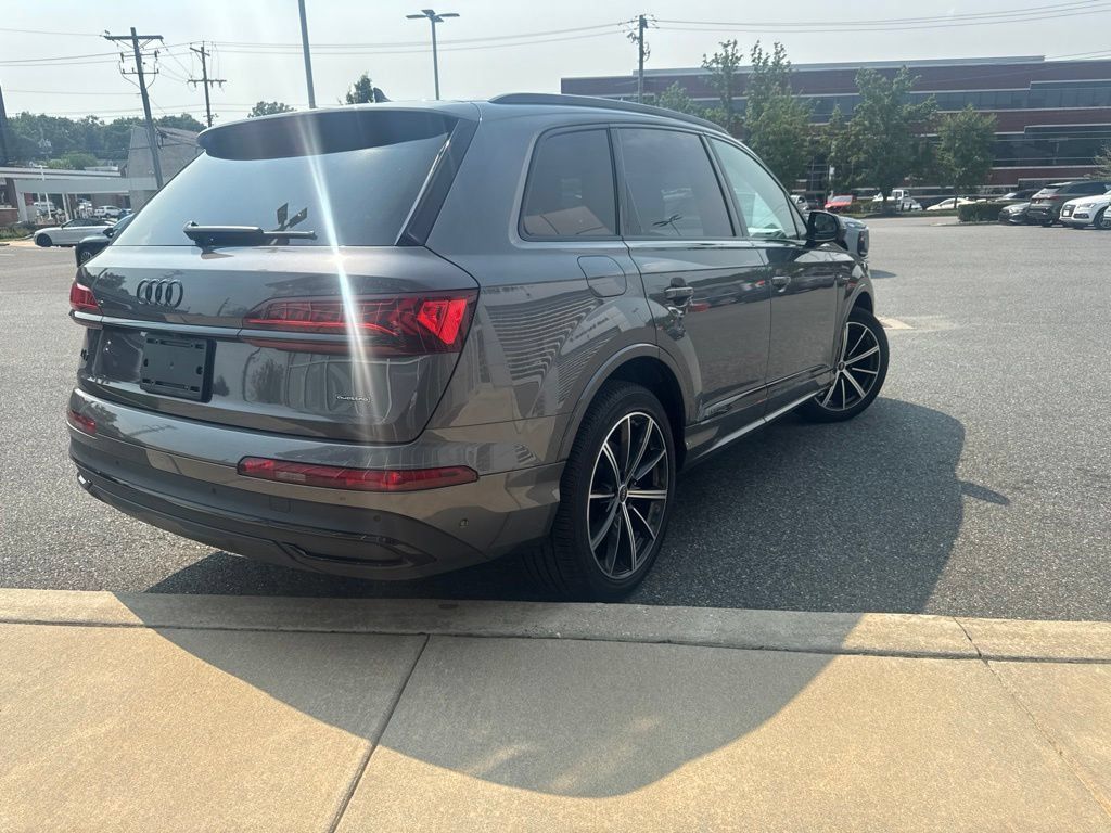 Used 2022 Audi Q7 3.0T Premium Plus AWD/4WD image 2