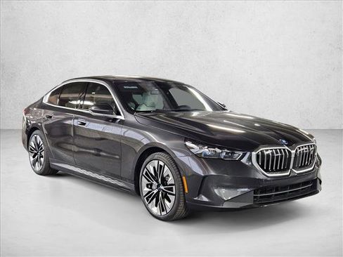 New 2026 BMW i5 eDrive40 image 6