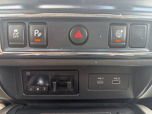 Used 2021 Nissan Titan SV w/ SV Convenience Package AWD/4WD image 38