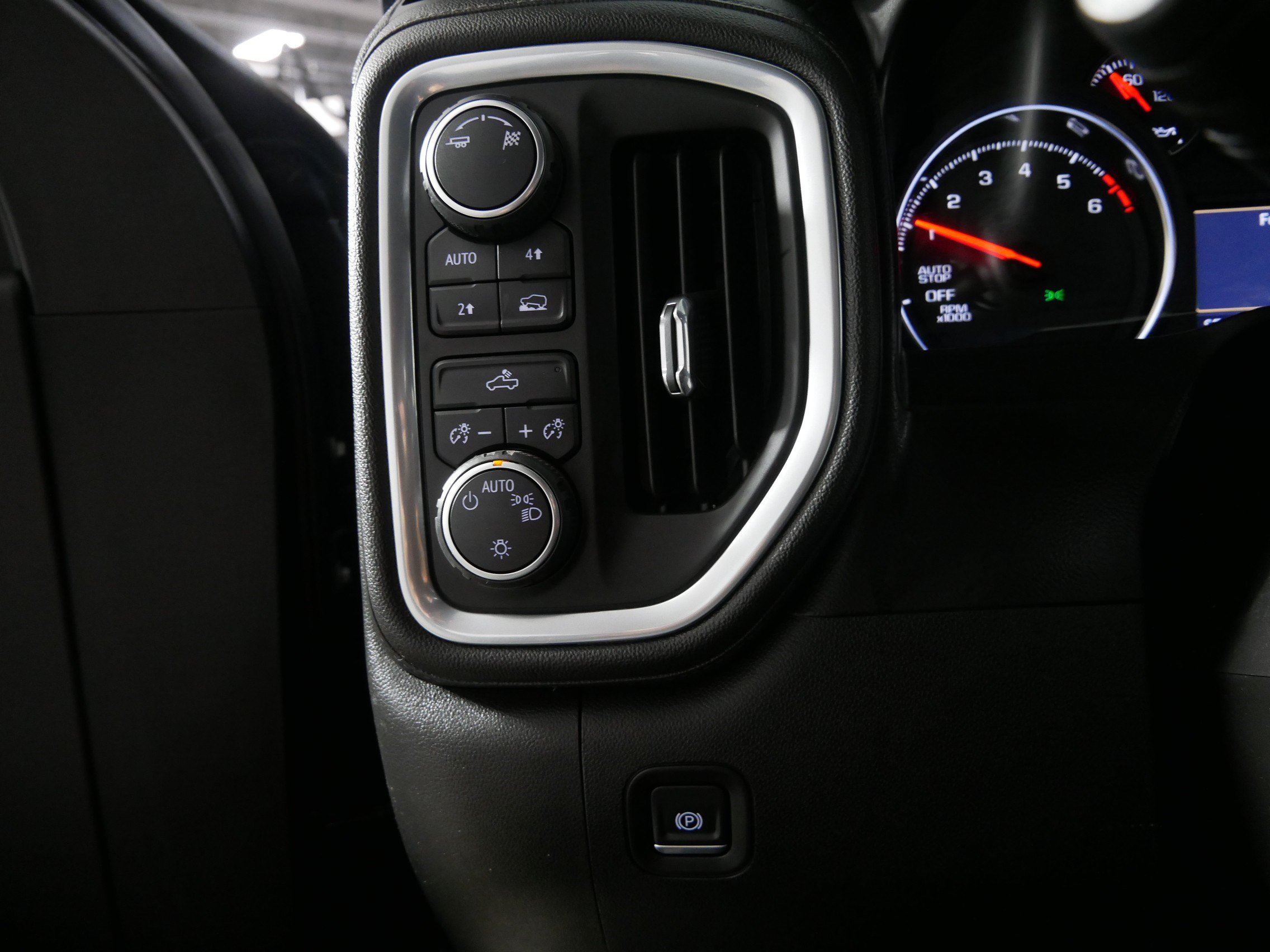 Used 2019 Chevrolet Silverado 1500 LT w/ All-Star Edition AWD/4WD image 26
