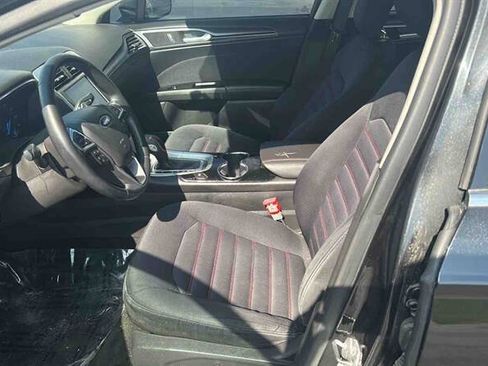 Used 2014 Ford Fusion SE w/ Equipment Group 201A FWD image 12