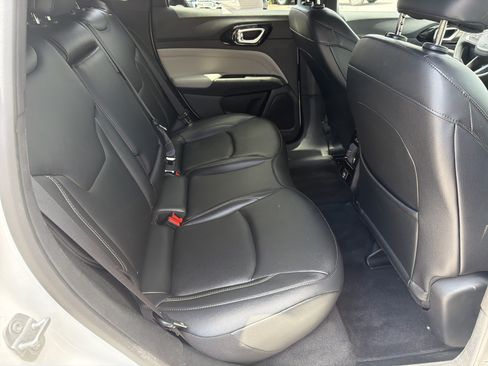 Used 2025 Jeep Compass Limited AWD/4WD image 18