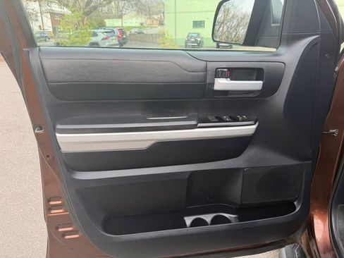 Used 2017 Toyota Tundra Limited w/ Limited Premium Package AWD/4WD image 11