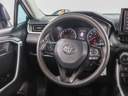 Used 2021 Toyota RAV4 LE image 12