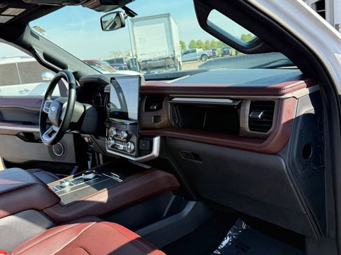 Used 2024 Ford Expedition Max Limited AWD/4WD image 18