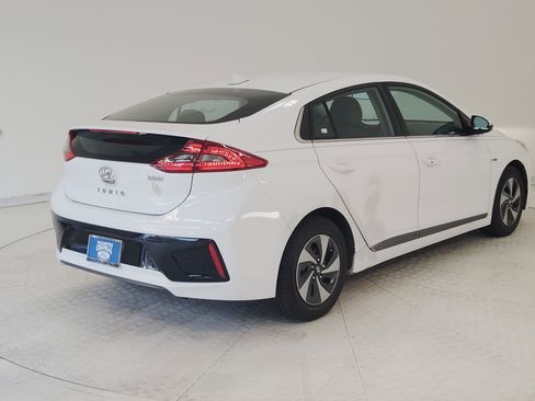 Used 2019 Hyundai Ioniq SEL image 6
