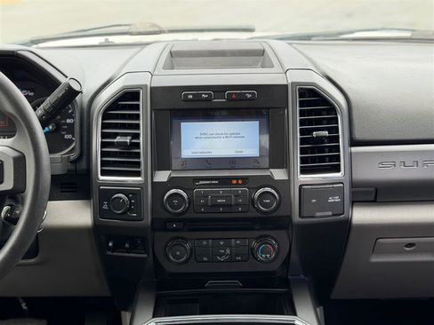 Used 2018 Ford F350 XLT w/ XLT Value Package AWD/4WD image 40